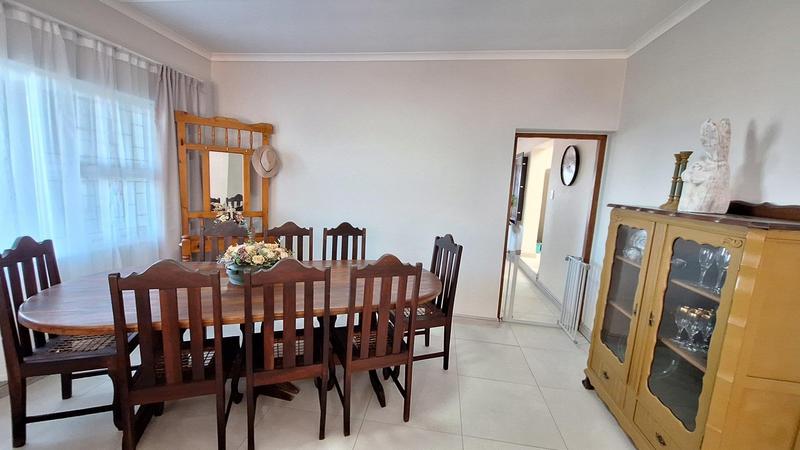 5 Bedroom Property for Sale in Reebok Western Cape